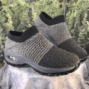 Hypersoft Air Cushioned Black & Grey Sweater Knit Casual Sneakers WMS 10🖤EUC🖤